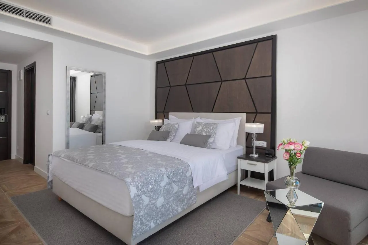 Ellure Luxury Suites Split Hotel